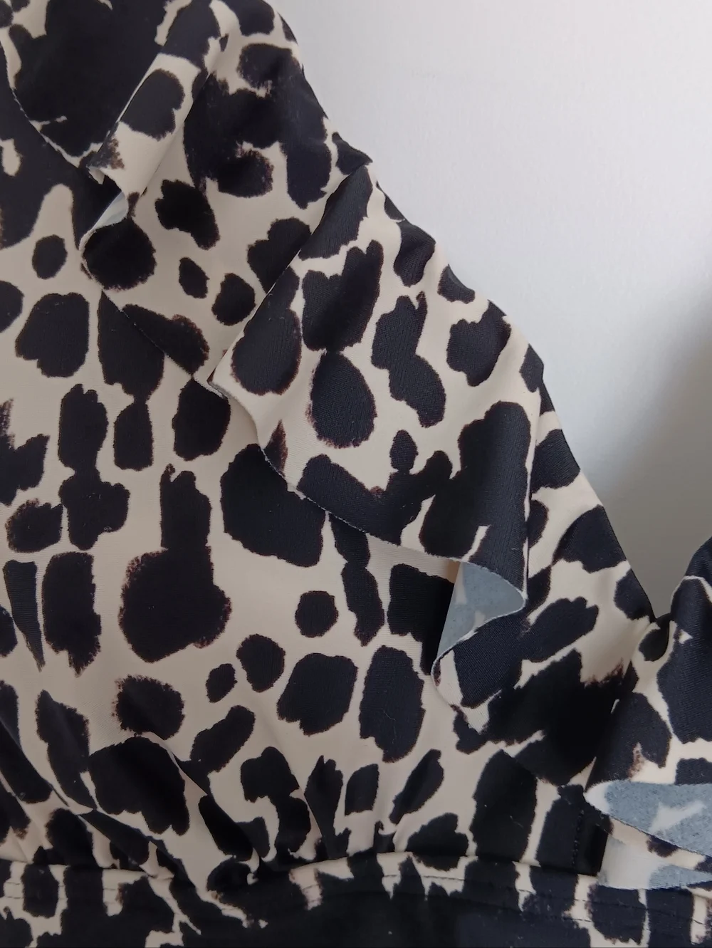 Black & Off White Animal Print One-Piece Swimsuit Ruffle V-neck Tummy Control - Picture 6 of 11